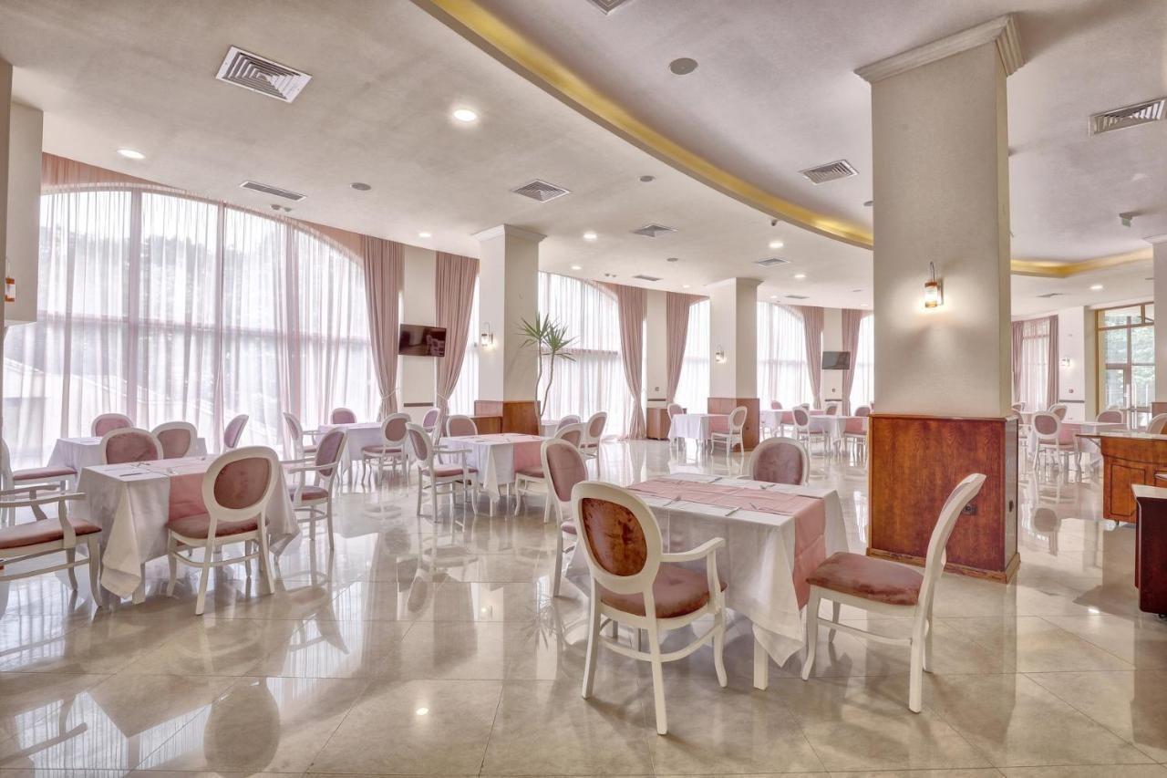 Continental מלון 4*